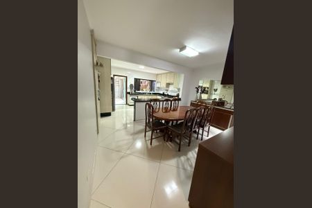 Casa à venda com 3 quartos, 190m² em Parque das Nações, Santo André