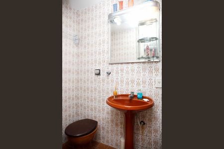 Banheiro Social de kitnet/studio para alugar com 1 quarto, 30m² em Azenha, Porto Alegre