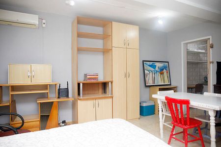 Studio  de kitnet/studio para alugar com 1 quarto, 30m² em Azenha, Porto Alegre