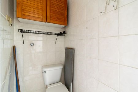 Apartamento para alugar com 67m², 2 quartos e 2 vagasBanheiro de Serviço