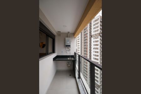 Varanda de kitnet/studio para alugar com 1 quarto, 27m² em Jardim das Acacias, São Paulo
