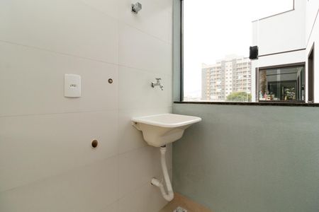 Apartamento para alugar com 47m², 2 quartos e 1 vaga Apartamento para alugar com 47m², 2 quartos e 1 vagaCozinha e Área de Serviço