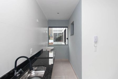 Apartamento para alugar com 46m², 2 quartos e 1 vaga Apartamento para alugar com 46m², 2 quartos e 1 vagaCozinha e Área de Serviço