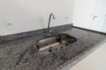Apartamento à venda com 34m², 2 quartos e sem vaga Apartamento à venda com 34m², 2 quartos e sem vagaCozinha e Área de Serviço