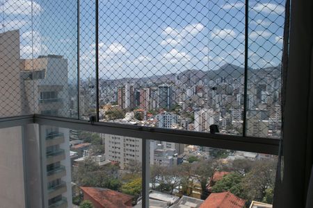 Sala de apartamento para alugar com 3 quartos, 93m² em Santo Antônio, Belo Horizonte