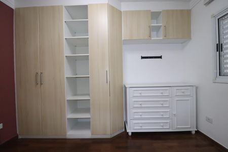 Quarto 1 suíte de apartamento para alugar com 2 quartos, 70m² em Parque das Nações, Santo André