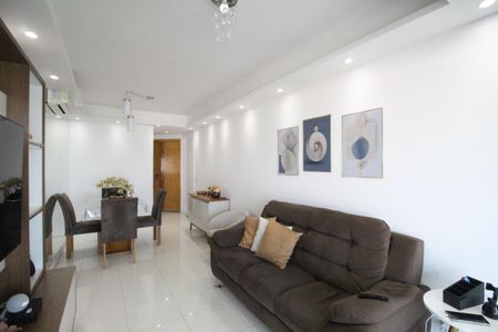 Sala de apartamento para alugar com 3 quartos, 85m² em Barra da Tijuca, Rio de Janeiro