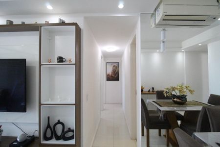 Sala - Corredor de apartamento para alugar com 3 quartos, 85m² em Barra da Tijuca, Rio de Janeiro