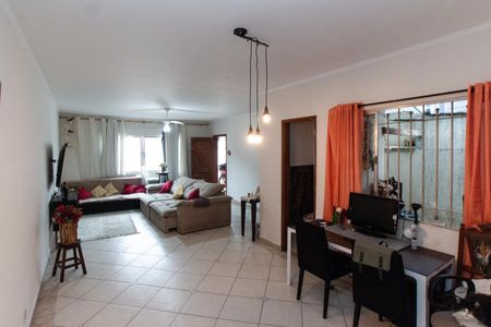 Sala de casa à venda com 5 quartos, 250m² em Vila Mazzei, São Paulo