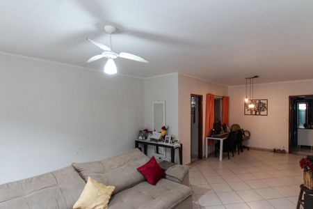 Casa à venda com 250m², 5 quartos e 5 vagasSala