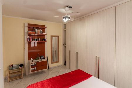 Casa à venda com 250m², 5 quartos e 5 vagasSuíte