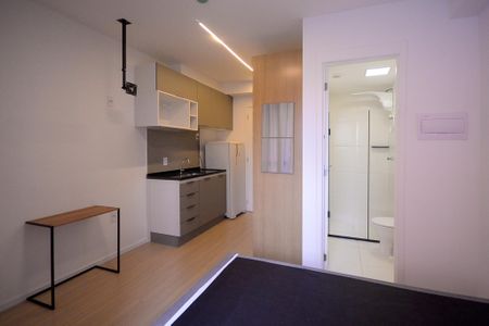 Quarto/Cozinha  de apartamento para alugar com 1 quarto, 18m² em Vila Santo Estefano, São Paulo