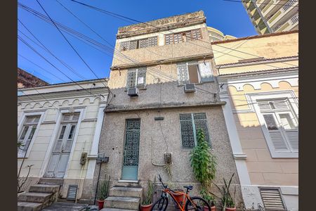 Apartamento para alugar com 74m², 2 quartos e sem vaga Apartamento para alugar com 74m², 2 quartos e sem vagaFachada