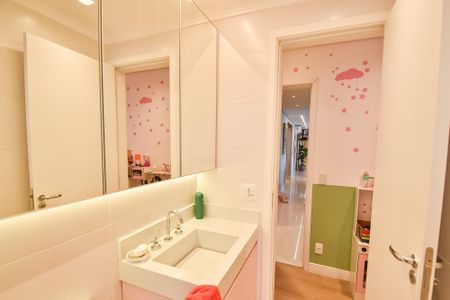 Apartamento à venda com 148m², 3 quartos e 4 vagas Apartamento à venda com 148m², 3 quartos e 4 vagasBanheiro da Suíte 2