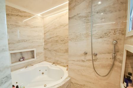 Apartamento à venda com 148m², 3 quartos e 4 vagas Apartamento à venda com 148m², 3 quartos e 4 vagasBanheiro da Suíte 3