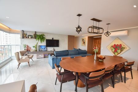 Apartamento à venda com 148m², 3 quartos e 4 vagas Apartamento à venda com 148m², 3 quartos e 4 vagasSala