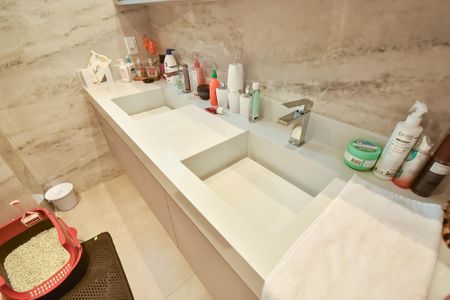 Apartamento à venda com 148m², 3 quartos e 4 vagas Apartamento à venda com 148m², 3 quartos e 4 vagasBanheiro da Suíte 3