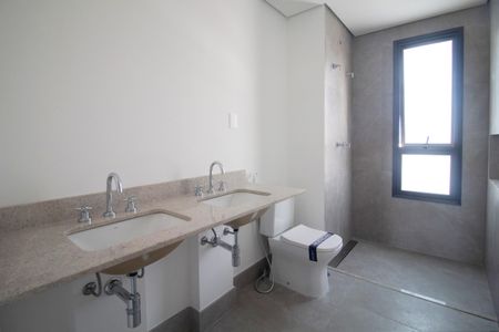 Apartamento à venda com 167m², 3 quartos e 2 vagas Apartamento à venda com 167m², 3 quartos e 2 vagasBanheiro da Suíte 1