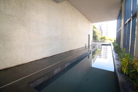 Apartamento à venda com 167m², 3 quartos e 2 vagas Apartamento à venda com 167m², 3 quartos e 2 vagasPiscina