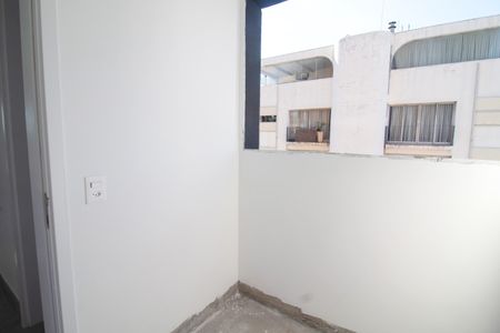 Apartamento à venda com 167m², 3 quartos e 2 vagas Apartamento à venda com 167m², 3 quartos e 2 vagasÁrea de serviço