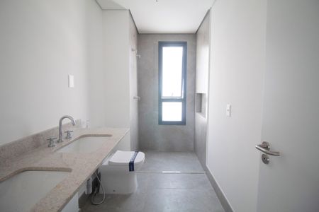 Apartamento à venda com 167m², 3 quartos e 2 vagas Apartamento à venda com 167m², 3 quartos e 2 vagasBanheiro da Suíte 1