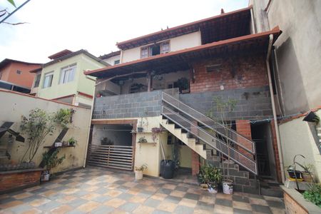 Casa à venda com 150m², 4 quartos e 3 vagasQuintal