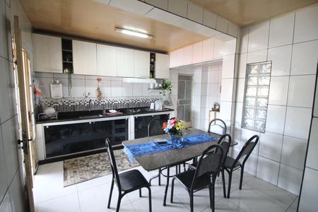 Casa à venda com 150m², 4 quartos e 3 vagasCozinha