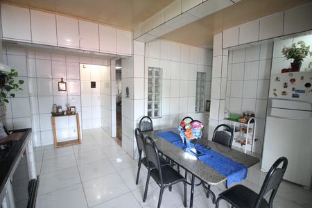 Casa à venda com 150m², 4 quartos e 3 vagasCozinha