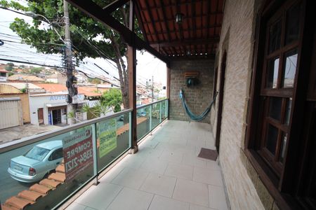 Casa à venda com 150m², 4 quartos e 3 vagasVaranda Quarto 1