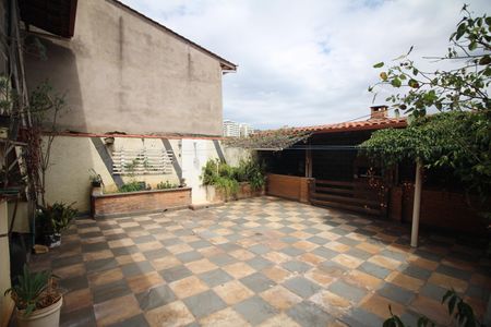 Casa à venda com 150m², 4 quartos e 3 vagasQuintal