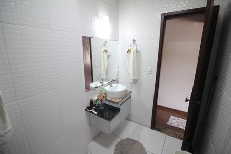 Casa à venda com 150m², 4 quartos e 3 vagasBanheiro 2