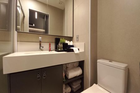 Banheiro de apartamento à venda com 1 quarto, 41m² em Cambuí, Campinas