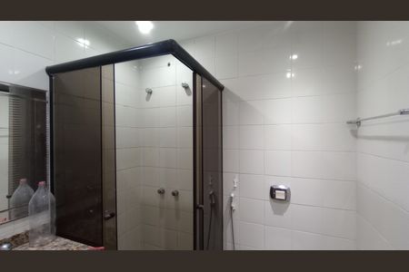 Casa de condomínio à venda com 241m², 4 quartos e 3 vagas Casa de condomínio à venda com 241m², 4 quartos e 3 vagasBanheiro Social