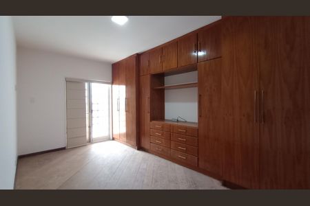 Casa de condomínio à venda com 241m², 4 quartos e 3 vagas Casa de condomínio à venda com 241m², 4 quartos e 3 vagasQuarto 3