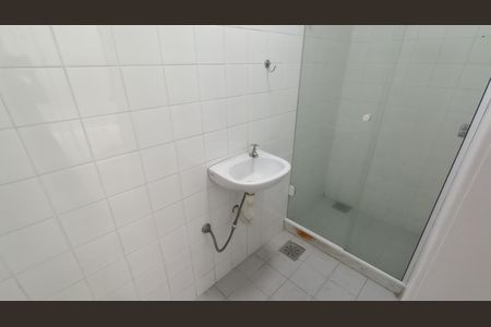 Casa de condomínio à venda com 241m², 4 quartos e 3 vagas Casa de condomínio à venda com 241m², 4 quartos e 3 vagasBanheiro de Serviço