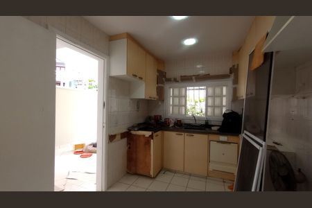 Casa de condomínio à venda com 241m², 4 quartos e 3 vagas Casa de condomínio à venda com 241m², 4 quartos e 3 vagasCozinha