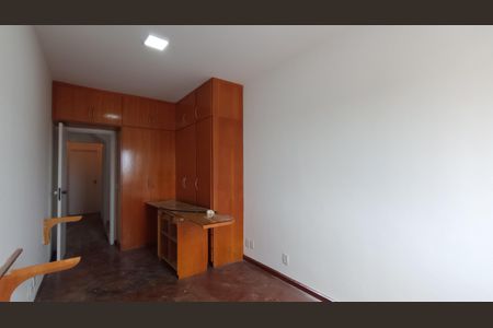 Casa de condomínio à venda com 241m², 4 quartos e 3 vagas Casa de condomínio à venda com 241m², 4 quartos e 3 vagasQuarto 2