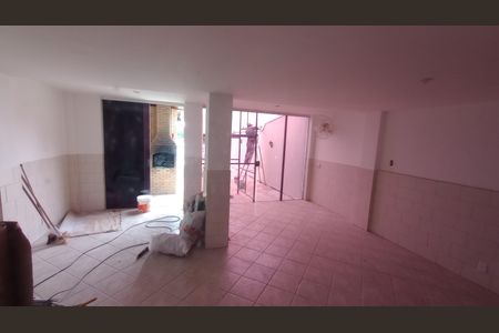 Casa de condomínio à venda com 241m², 4 quartos e 3 vagas Casa de condomínio à venda com 241m², 4 quartos e 3 vagasChurrasqueira