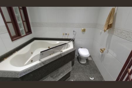 Casa de condomínio à venda com 241m², 4 quartos e 3 vagas Casa de condomínio à venda com 241m², 4 quartos e 3 vagasQuarto 3 - Suíte