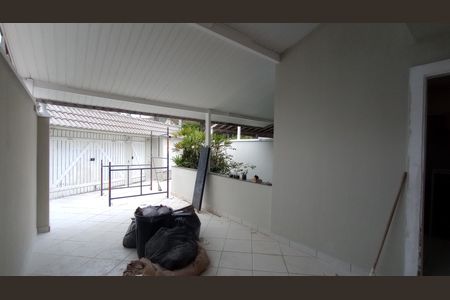 Casa de condomínio à venda com 241m², 4 quartos e 3 vagas Casa de condomínio à venda com 241m², 4 quartos e 3 vagasGaragem