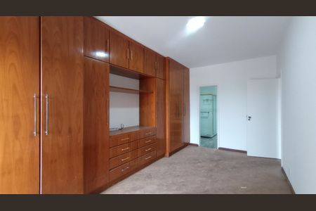 Casa de condomínio à venda com 241m², 4 quartos e 3 vagas Casa de condomínio à venda com 241m², 4 quartos e 3 vagasQuarto 3