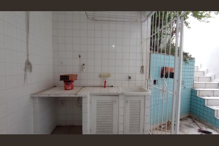 Casa de condomínio à venda com 241m², 4 quartos e 3 vagas Casa de condomínio à venda com 241m², 4 quartos e 3 vagasÁrea de Serviço