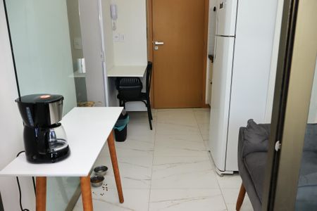 Sala de kitnet/studio para alugar com 1 quarto, 23m² em Costa Azul, Salvador