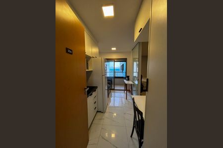 Cozinha de kitnet/studio para alugar com 1 quarto, 23m² em Costa Azul, Salvador