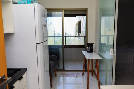 Sala de kitnet/studio para alugar com 1 quarto, 23m² em Costa Azul, Salvador