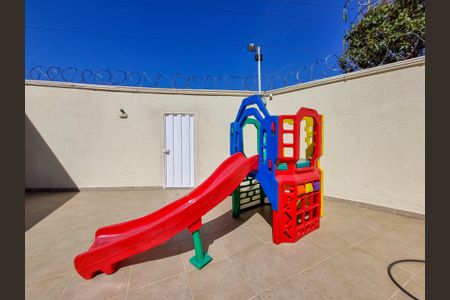 Apartamento à venda com 55m², 2 quartos e 1 vaga Apartamento à venda com 55m², 2 quartos e 1 vagaÁrea comum - Playground