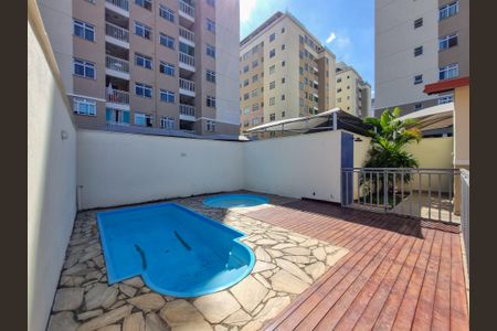 Apartamento à venda com 55m², 2 quartos e 1 vaga Apartamento à venda com 55m², 2 quartos e 1 vagaÁrea comum - Piscina