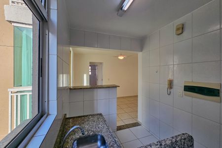 Apartamento à venda com 55m², 2 quartos e 1 vaga Apartamento à venda com 55m², 2 quartos e 1 vagaCozinha e Área de Serviço