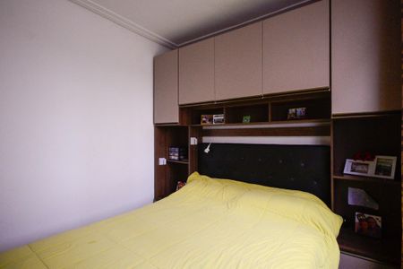 Quarto 2 de apartamento para alugar com 2 quartos, 41m² em Vila Cristalia, São Paulo