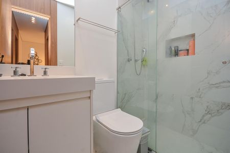 Casa à venda com 200m², 3 quartos e 2 vagasBanheiro